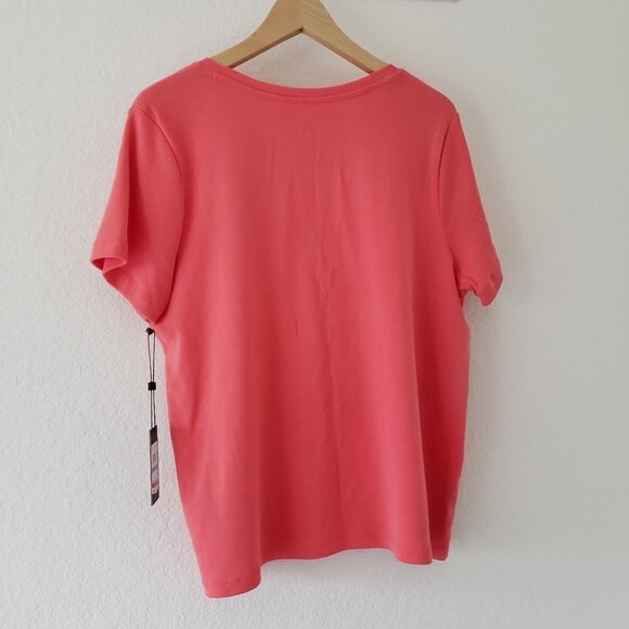 NWT - Tommy Hilfger Woman's Plus V-Neck Short Sleeve Tee - Size 0X - Picture 2 of 3